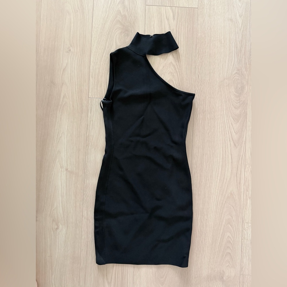 Marciano Chic Black One-Shoulder Dress